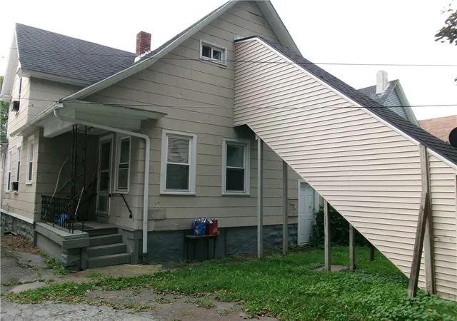 Photo 3 of Sale Pending at 18 Saint Jacob St, Rochester, NY 14621 | MLS# R1706042 | Listing updated on 2026-09-16