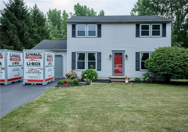 Photo 3 of Single family home for sale at 204 Hornady Dr, Syracuse, NY 13209 | MLS# S1704793 | Listing updated on 2026-08-29