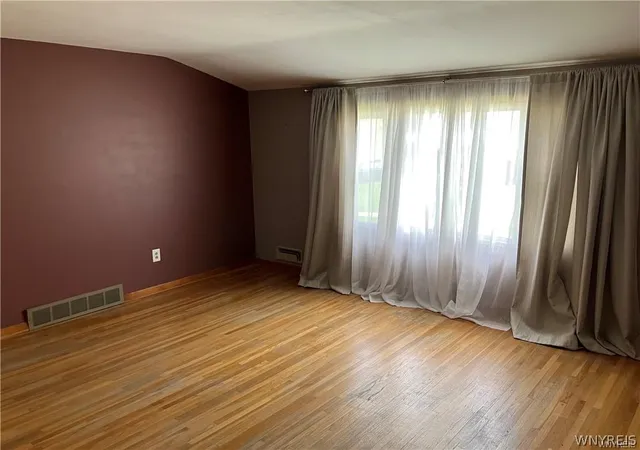 Listing Photo 5 - Condo for sale in building located at 39 Balbach Dr, Buffalo, NY 14225