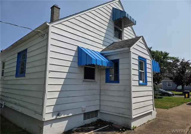 Photo 3 of Sale Pending at 14 Boardman Rd, Buffalo, NY 14218 | MLS# B1706055 | Listing updated on 2026-08-22