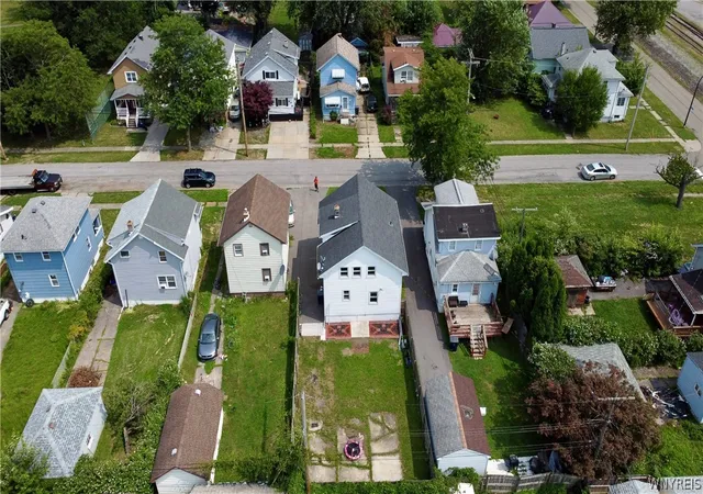 Photo 3 of Single family home for sale at 101 Spruce St, Lackawanna, NY 14218 | MLS# B1706374 | Listing updated on 2026-09-10