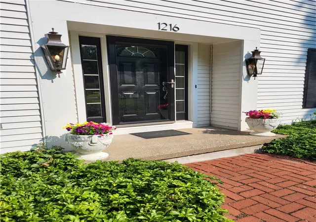 Photo 4 of Sale Pending at 1216 Gerrads Cross, Webster, NY 14580 | MLS# R1706118 | Listing updated on 2026-09-06