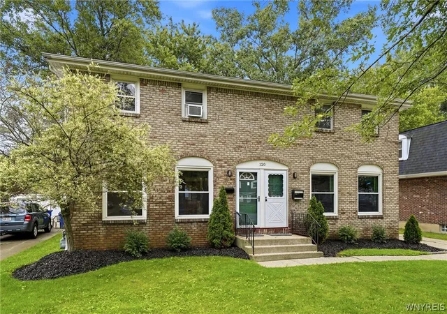 Photo 3 of Sale Pending at 120 E Summerset Ln, Buffalo, NY 14228 | MLS# B1705663 | Listing updated on 2026-08-24