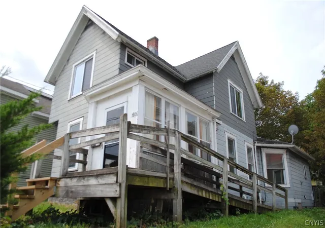 Photo 2 of Single family home for sale at 1706 S Geddes St, Syracuse, NY 13207 | MLS# S1705122 | Listing updated on 2026-08-31