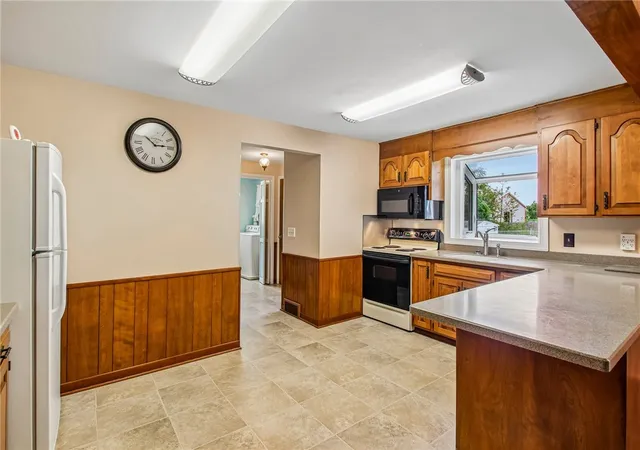 Photo 3 of Sale Pending at 3810 Sweden Walker Rd, Brockport, NY 14420 | MLS# R1705836 | Listing updated on 2026-08-21