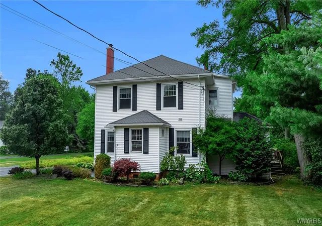 Photo 2 of Single family home for sale at 5274 Columbia Ave, Hamburg, NY 14075 | MLS# B1705787 | Listing updated on 2026-08-12