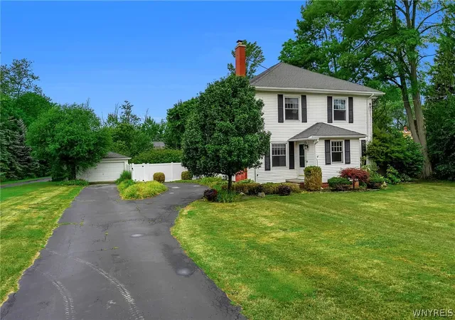 Photo 3 of Single family home for sale at 5274 Columbia Ave, Hamburg, NY 14075 | MLS# B1705787 | Listing updated on 2026-08-12
