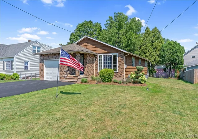 Photo 1 of Sale Pending at 224 Kenwick Dr, Syracuse, NY 13208 | MLS# S1704774 | Listing updated on 2026-08-23