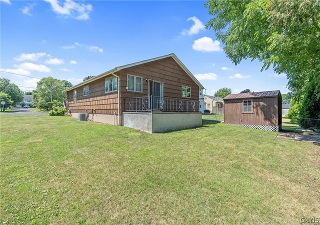 Photo 3 of Sale Pending at 224 Kenwick Dr, Syracuse, NY 13208 | MLS# S1704774 | Listing updated on 2026-08-23