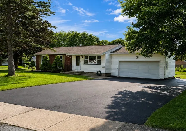 Photo 2 of Sale Pending at 21 Emeralda Rd, Rochester, NY 14624 | MLS# R1705945 | Listing updated on 2026-08-19