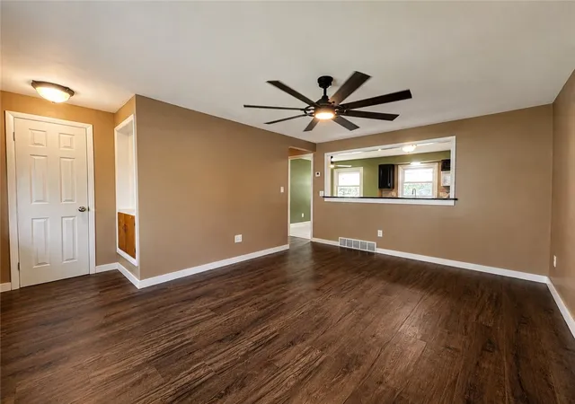 Photo 4 of Sale Pending at 21 Emeralda Rd, Rochester, NY 14624 | MLS# R1705945 | Listing updated on 2026-08-19