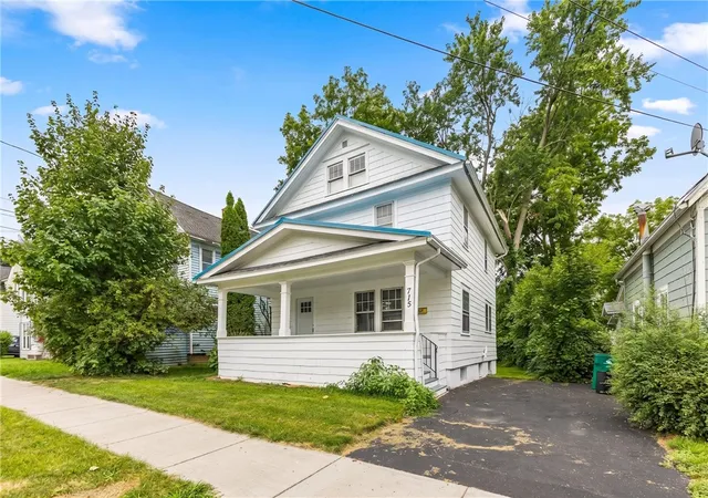 Photo 1 of Sale Pending at 715 S Main St, Newark, NY 14513 | MLS# R1706005 | Listing updated on 2026-08-27