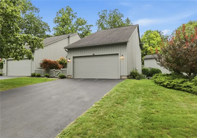 Photo 2 of Sale Pending at 48 Winding Crk Ln, Rochester, NY 14625 | MLS# R1698489 | Listing updated on 2026-09-09