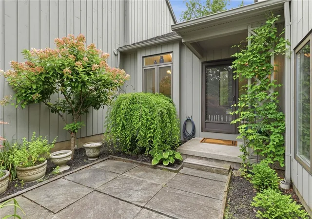 Photo 4 of Sale Pending at 48 Winding Crk Ln, Rochester, NY 14625 | MLS# R1698489 | Listing updated on 2026-09-09
