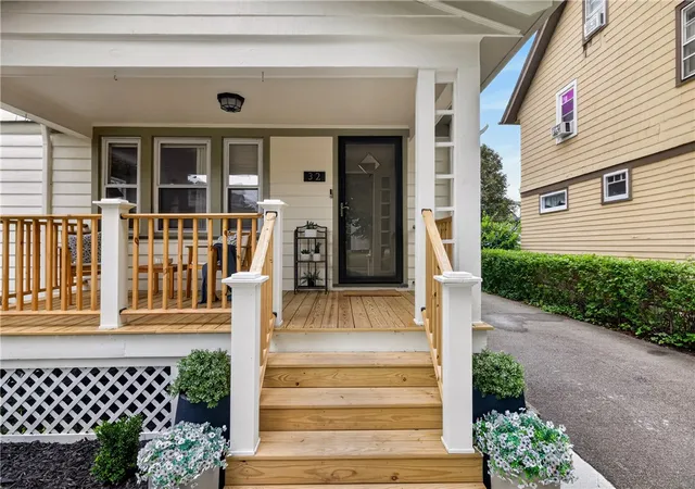 Photo 3 of Sale Pending at 32 Pershing Dr, Rochester, NY 14609 | MLS# R1705034 | Listing updated on 2026-08-19