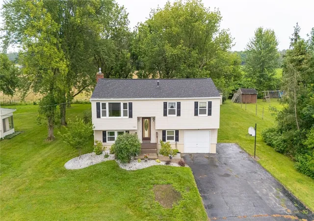 Photo 3 of Sale Pending at 1964 Paddy Ln, Ontario, NY 14519 | MLS# R1705694 | Listing updated on 2026-08-18