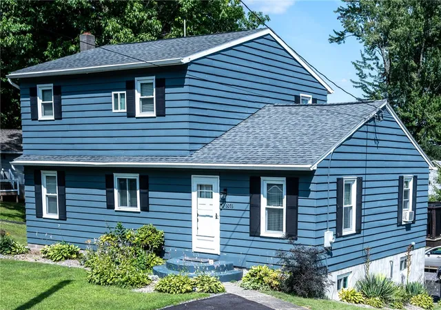 Photo 3 of Single family home for sale at 6076 W Lake Rd, Auburn, NY 13021 | MLS# R1703082 | Listing updated on 2026-08-20