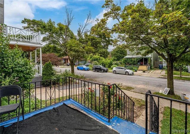 Photo 2 of Sale Pending at 426 Vermont St, Buffalo, NY 14213 | MLS# B1705952 | Listing updated on 2026-09-13