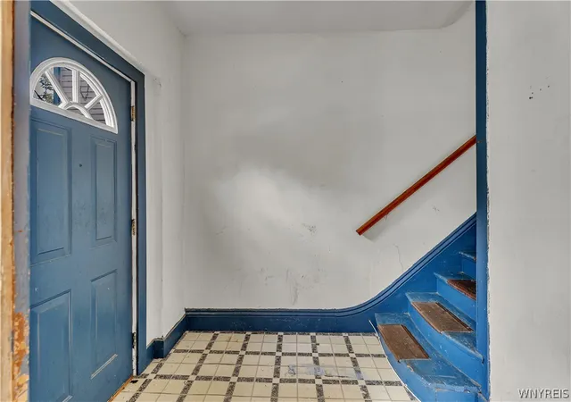 Photo 3 of Sale Pending at 426 Vermont St, Buffalo, NY 14213 | MLS# B1705952 | Listing updated on 2026-09-13