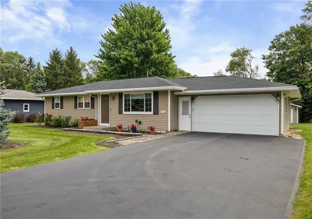 Photo 3 of Sale Pending at 794 Flynn Rd, Rochester, NY 14612 | MLS# R1703232 | Listing updated on 2026-08-22
