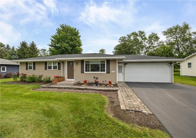 Photo 4 of Sale Pending at 794 Flynn Rd, Rochester, NY 14612 | MLS# R1703232 | Listing updated on 2026-08-22