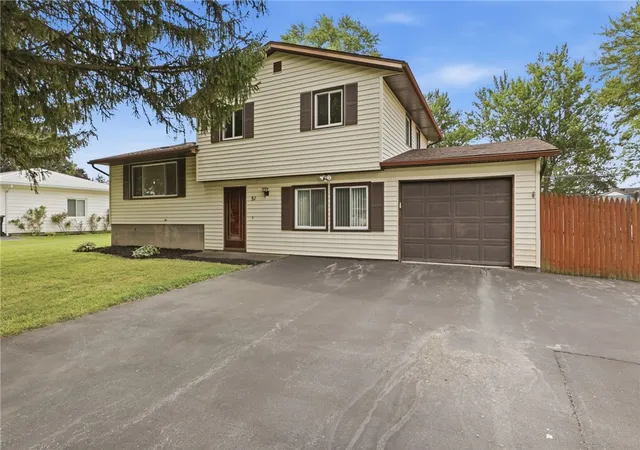 Photo 2 of Sale Pending at 51 Valencia Dr, Rochester, NY 14606 | MLS# R1706261 | Listing updated on 2026-09-01
