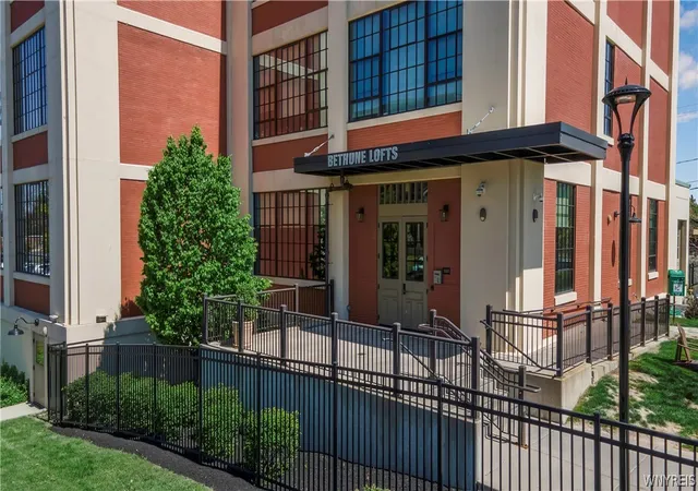 Photo 1 of Condo for sale at 2915 Main St #401, Buffalo, NY 14214 | MLS# B1706259 | Listing updated on 2026-08-12