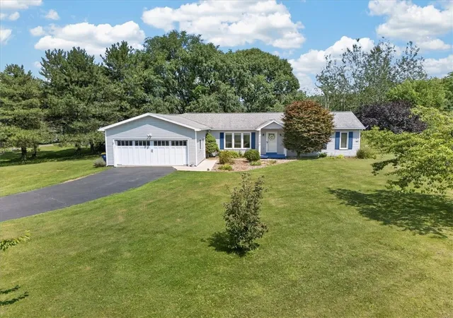 Photo 3 of Sale Pending at 5770 Coppersmith Trl, Ontario, NY 14519 | MLS# R1706389 | Listing updated on 2026-08-20