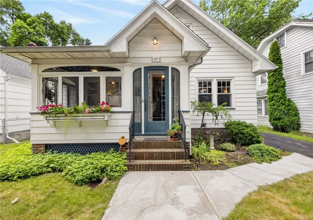 Photo 3 of Sale Pending at 89 Edgemont Rd, Rochester, NY 14620 | MLS# R1704229 | Listing updated on 2026-08-25