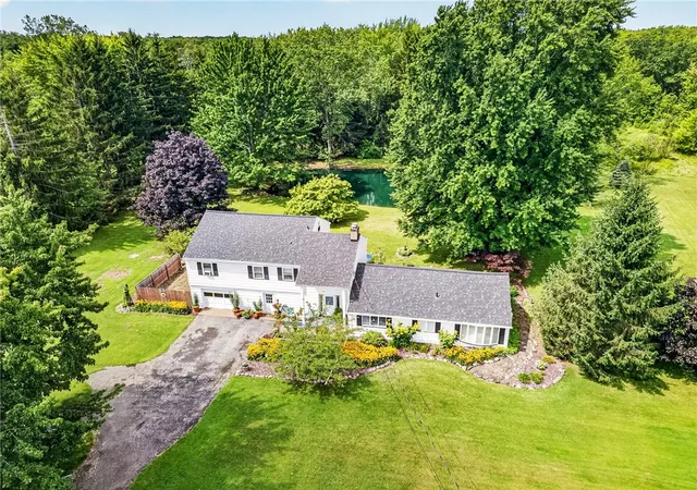 Photo 2 of Single family home for sale at 2161 County Line Rd, Holley, NY 14470 | MLS# R1705037 | Listing updated on 2026-08-31