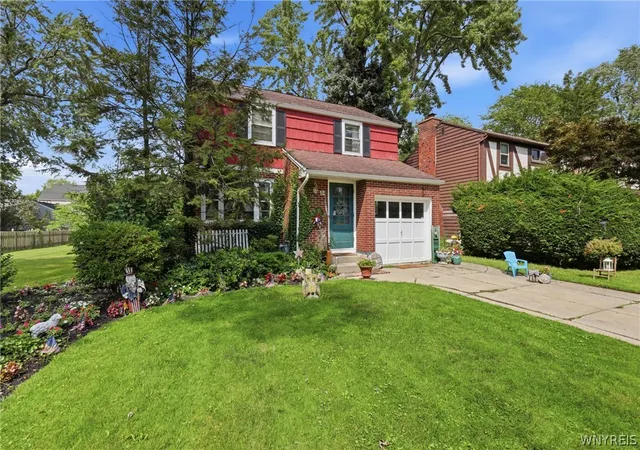 Photo 2 of Sale Pending at 15 Colonial Dr, Buffalo, NY 14226 | MLS# B1706445 | Listing updated on 2026-09-12