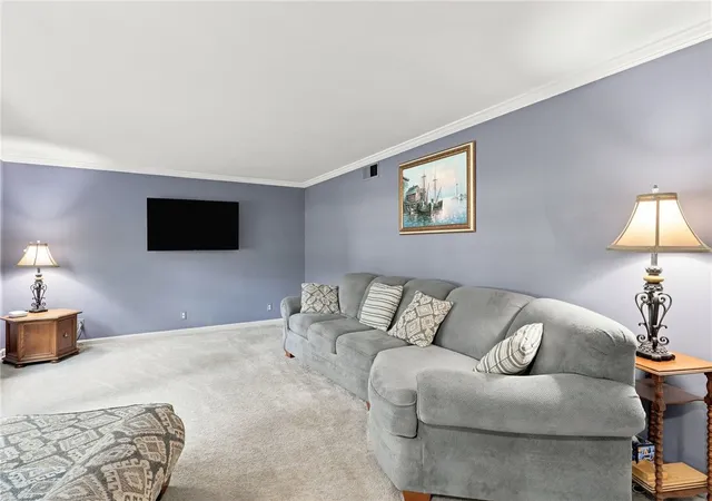 Photo 4 of Sale Pending at 450 El Mar Dr, Rochester, NY 14616 | MLS# R1706192 | Listing updated on 2026-08-20