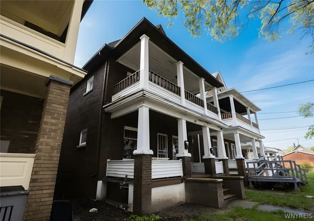 Photo 2 of Multi family home for sale at 423 17th Street, Niagara Falls, NY 14303 | MLS# B1706375 | Listing updated on 2026-09-03