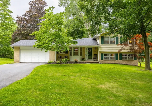 Photo 1 of Sale Pending at 43 Southcross Trl, Fairport, NY 14450 | MLS# R1706102 | Listing updated on 2026-08-20