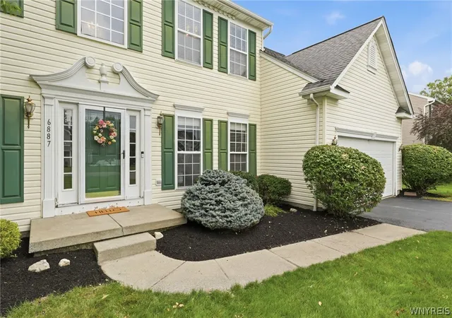 Photo 3 of Sale Pending at 6887 Amanda Ln, Lockport, NY 14094 | MLS# B1706447 | Listing updated on 2026-08-22