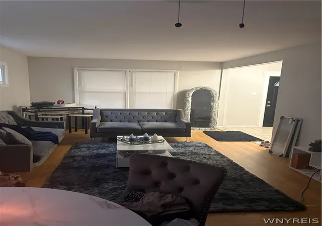 Listing Photo 5 - Condo for sale in building located at 2253 Ontario Ave, Niagara Falls, NY 14305