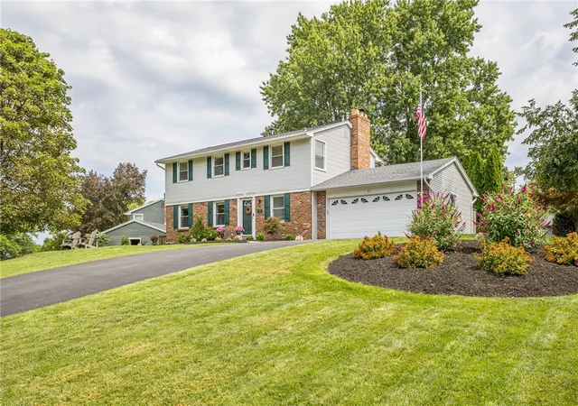 Photo 2 of Sale Pending at 62 Selborne Chase, Fairport, NY 14450 | MLS# R1704110 | Listing updated on 2026-08-21