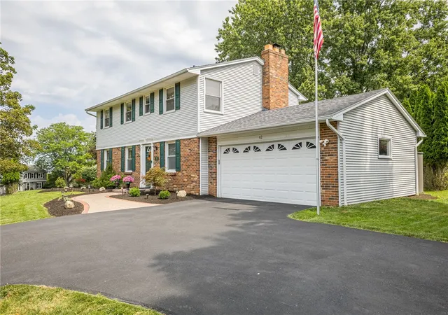 Photo 3 of Sale Pending at 62 Selborne Chase, Fairport, NY 14450 | MLS# R1704110 | Listing updated on 2026-08-21