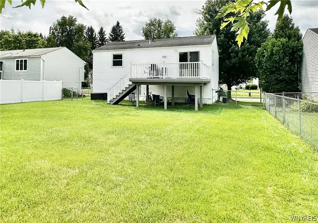 Photo 2 of Sale Pending at 173 Oakhill Dr, Hamburg, NY 14075 | MLS# B1706094 | Listing updated on 2026-08-25