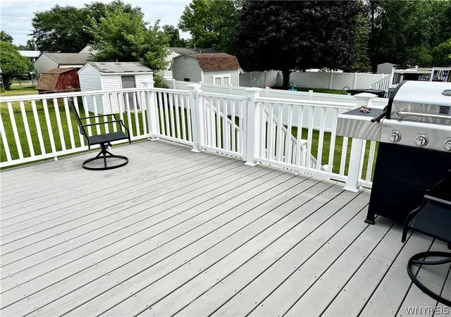 Photo 3 of Sale Pending at 173 Oakhill Dr, Hamburg, NY 14075 | MLS# B1706094 | Listing updated on 2026-08-25
