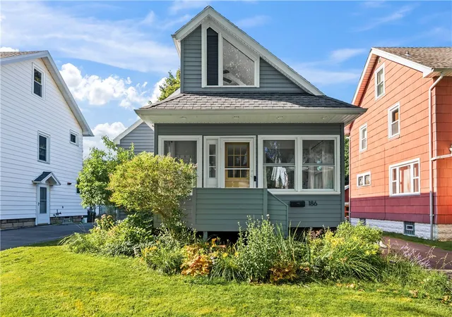 Photo 2 of Sale Pending at 186 Wilsonia Rd, Rochester, NY 14609 | MLS# R1701708 | Listing updated on 2026-08-22