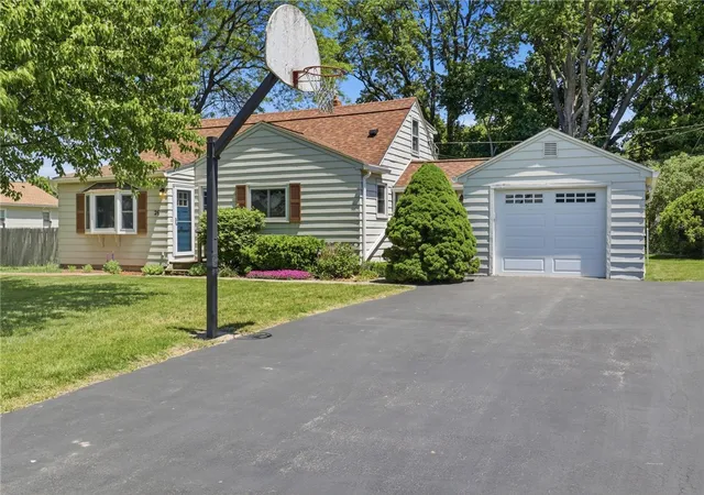 Photo 1 of Sale Pending at 26 Valley Crst Rd, Rochester, NY 14616 | MLS# R1706494 | Listing updated on 2026-09-01