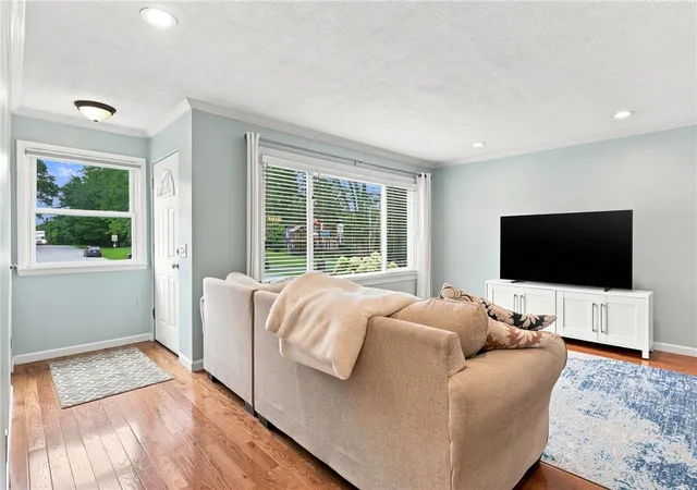 Photo 3 of Sale Pending at 464 Manse Ln, Rochester, NY 14625 | MLS# R1706497 | Listing updated on 2026-09-02