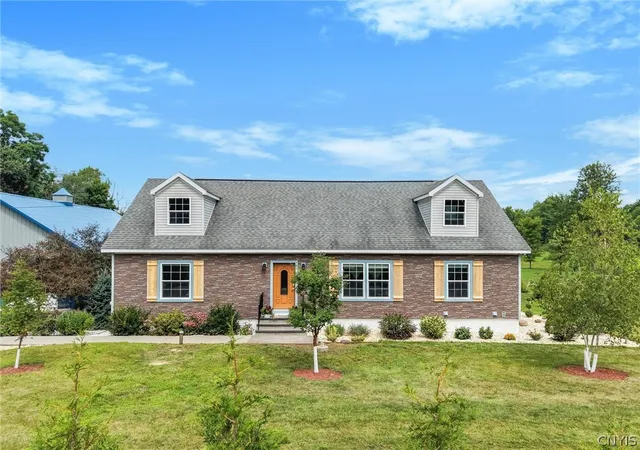Photo 2 of Single family home for sale at 700 Kibby Rd, Baldwinsville, NY 13027 | MLS# S1706295 | Listing updated on 2026-09-11