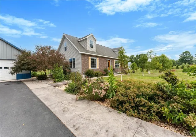Photo 3 of Single family home for sale at 700 Kibby Rd, Baldwinsville, NY 13027 | MLS# S1706295 | Listing updated on 2026-09-11
