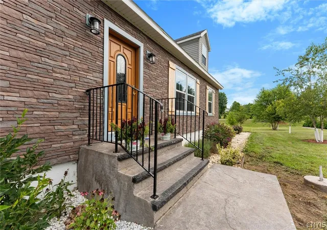 Photo 3 of Single family home for sale at 700 Kibby Rd, Baldwinsville, NY 13027 | MLS# S1706295 | Listing updated on 2026-09-11