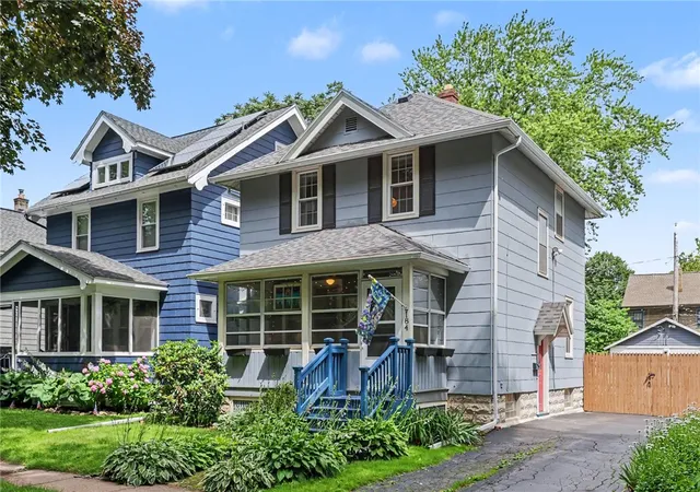 Photo 3 of Sale Pending at 184 Colonial Rd, Rochester, NY 14609 | MLS# R1705197 | Listing updated on 2026-08-19