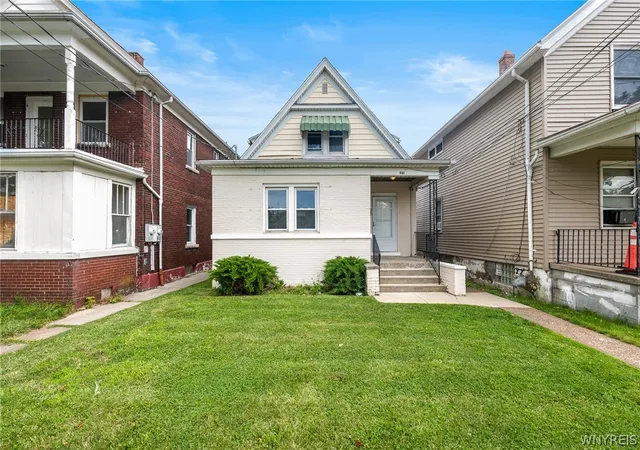 Photo 2 of Sale Pending at 461 22nd Street, Niagara Falls, NY 14303 | MLS# B1706352 | Listing updated on 2026-09-03