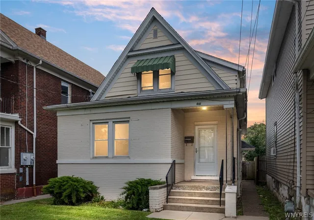 Listing Photo 4 - Condo for sale in building located at 461 22nd St, Niagara Falls, NY 14303
