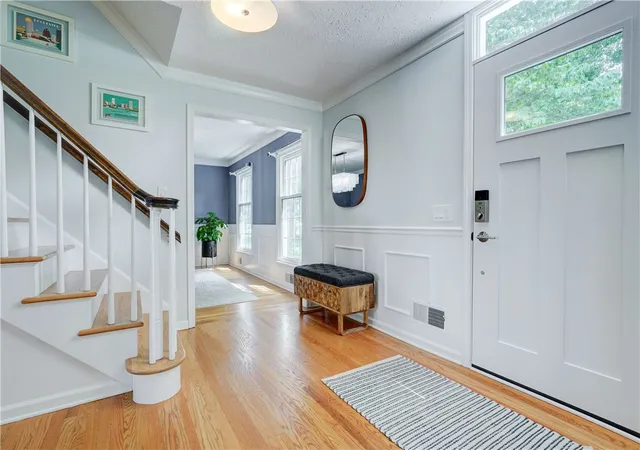 Photo 3 of Sale Pending at 43 Cambric Cir, Pittsford, NY 14534 | MLS# R1699732 | Listing updated on 2026-09-03